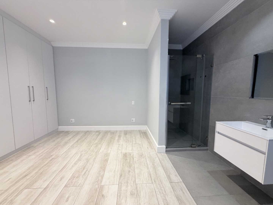 To Let 2 Bedroom Property for Rent in Oakdale Western Cape